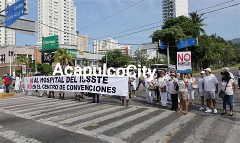 Realizan La Tercera Cadena Humana Contra El Hospital De Tercer Nivel