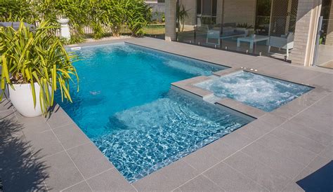 The Absolute Built In Spa Splash Deck Leisure Pools New Zealand