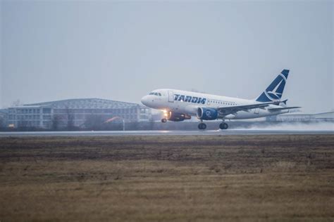 Haos Pe Aeroportul Otopeni Zeci De Curse Tarom Anulate Dup Ce