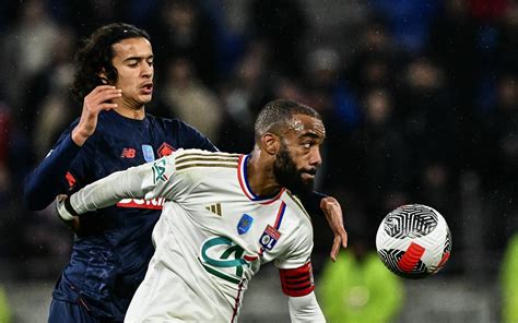 OL Lens Lacazette Finalement Absent Tolisso Dans Le Groupe