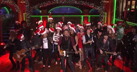 Watch Bruce Springsteen Paul Mccartney And The Snl Cast Belt Out