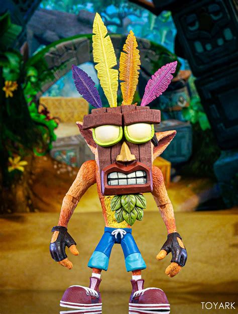 Neca Crash Bandicoot With Aku Aku Mask Deluxe Figure Toyark Photo Shoot The Toyark News