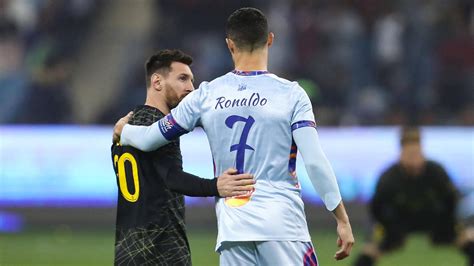 Ronaldo Vs Messi Zirkusattraktion Gegen Superstar Auf Der Höhe Seines