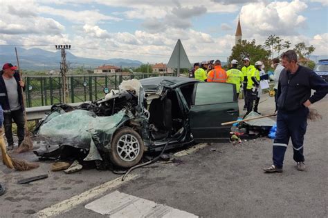 Kayseri de trafik kazası 3 ölü 2 ağır yaralı İhlas Haber Ajansı