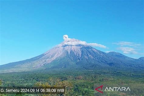 Gunung Semeru Kembali Erupsi Dua Kali Pada Sabtu Pagi Antara News