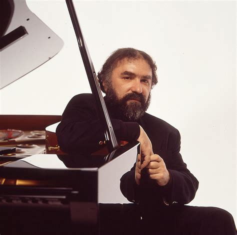 Radu Lupu Radu Lupu Piano Photo Mary Robert Decca