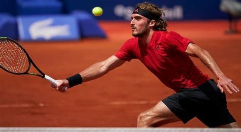 Tsitsipas Bate Paire Em Minutos E Chega Vit Ria No Saibro Lance