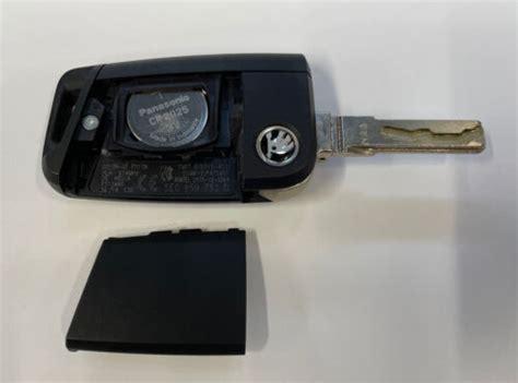 SKODA 3 BUTTON REMOTE FLIP KEY FOB OCTAVIA FABIA ETC TESTED LOOK 5E0