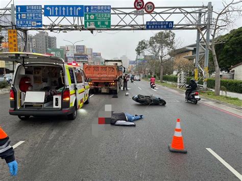 新聞 砂石車疑變換車道未注意 竹北經國橋下機車騎士遭輾爆頭亡 看板gossiping Ptt網頁版