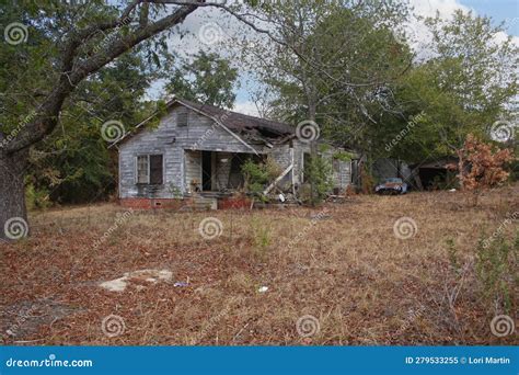 Abandoned Farmhouse Located In Rural East Texas Tyler Tx Stock Image