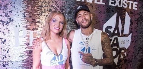 Folia VIP Veja Fotos Dos Famosos Que Curtem Carnaval De Salvador Em