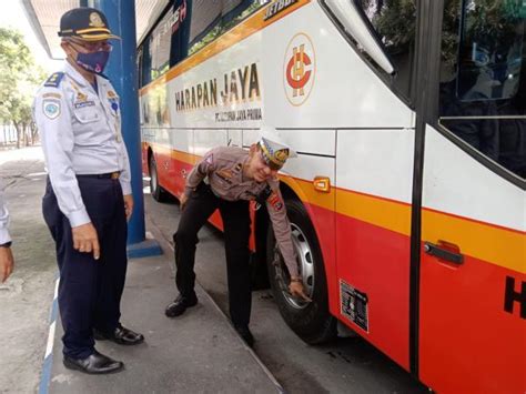 Jelang Nataru Petugas Gabungan Di Tulungagung Gelar Ramp Check