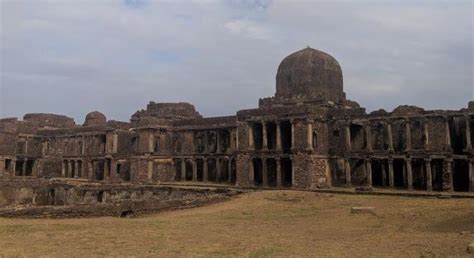 Raisen Fort Discover India