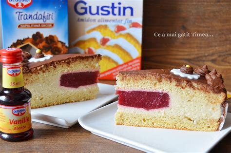 Tort Cu Mousse De Vanilie Si Jeleu De Zmeura Retete Timea