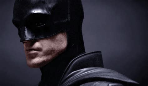 Filtran Nuevas Imágenes De Robert Pattinson Con El Traje De Batman — Rockandpop