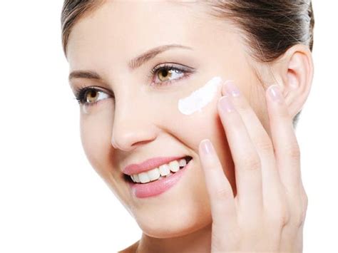 5 Easy And Effective Home Remedies For Smooth Skin