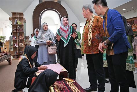 Ibu Riana Sari Arinal Terima Kunjungan Duta Besar Palestina Untuk