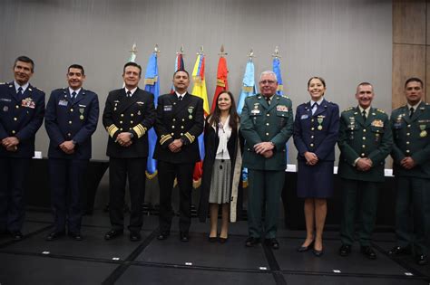 Fuerzas Militares De Colombia On Twitter En Una Solemne Ceremonia En La Esdegcol En La Ciudad