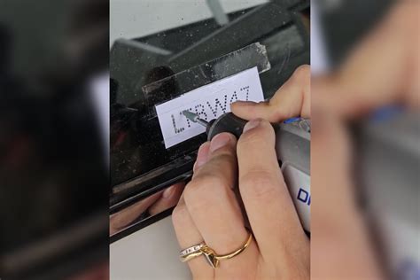 El Truco Casero Para Grabar Patente En Vidrios Y Espejos De Autos