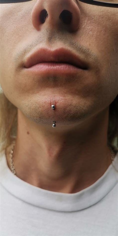 Chin piercing – Artofit