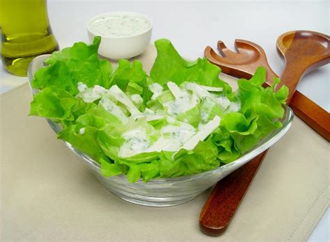 Salada De Folhas Molho De Iogurte Alto Astral