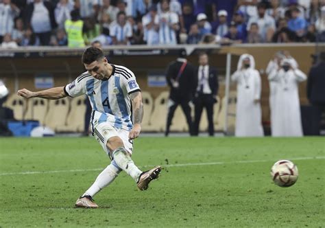 ¡argentina Campeón Del Mundo Gonzalo Montiel De Viajar Dos Horas Y