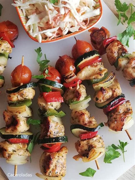 Brochetas De Pollo Marinado Con Verduras Caceroladas