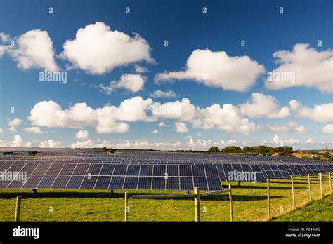 Solar Farm Cornwall Uk Hi Res Stock Photography And Images Alamy