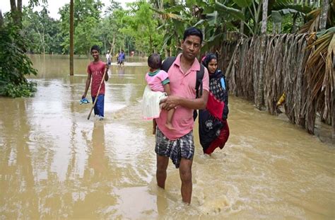 Assam Flood Nearly 4 89 Lakh People Affected In 16 Districts News Live