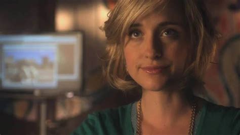 Smallville Tv Actress Allison Mack Pleads Guilty In Bizarre Case Of