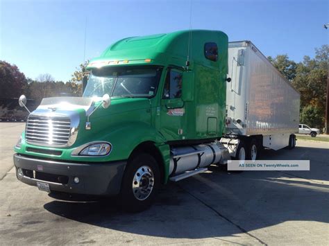 2004 Freightliner Columbia