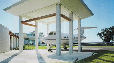 John Travolta's Driveway is a Private Airport, literally!