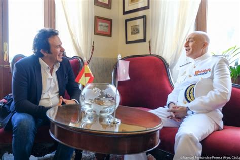 Encuentro entre Kichi y el jefe del Arsenal de Cádiz de la Armada