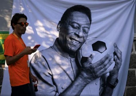 Pele lives on in 738 Peruvian children