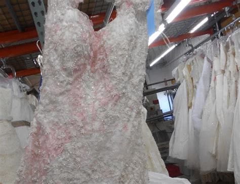 Yellowed Wedding Dress Cleaning How To Fix A Yellowed Dress