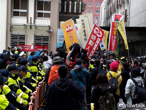 快訊》直擊：勞團今日持續抗爭 立院外爆第一次衝突 政治 Newtalk新聞