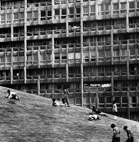 A P Smithson Robin Hood Gardens London 1971 Demolished 2017 London Architecture Brutalism