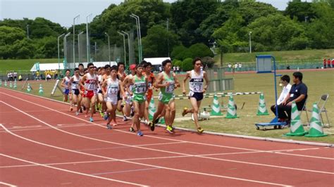 全日本大学駅伝大会事務局 On Twitter 大学駅伝2017九州 3組がスタート。会場は少し雲と風が出てきました。朝よりも少し走り