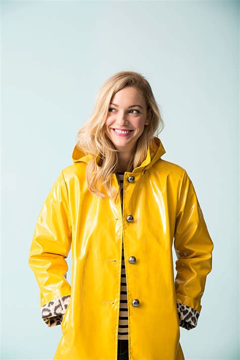 5 Stylish Raincoats Thatll Keep You Dry All Spring Long In 2020 Yellow Raincoat Raincoat