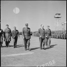 ImagesDéfense Revue des troupes par le général de Lattre de Tassigny