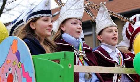 Coninxhof En De Keg Samen In Optocht Peel En Maas Al Het Nieuws Uit