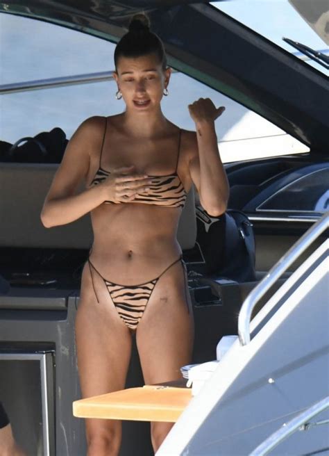 Hailey Baldwin Biebers Sexy Ass In Bikini And Tight Leggings