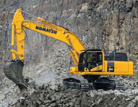 Komatsu Hydraulic Excavator Pc490lc 11 Built To Work Both Hard And