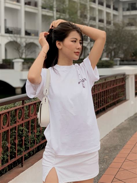 Hot girl Nóng cùng World Cup Nga Kin muốn trở thành MC truyền hình