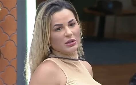 Deolane Canta Vit Ria Cedo Demais E Detona Babi Em A Fazenda Ningu M