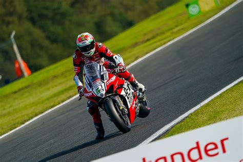 BSB Glenn Irwin Puts PBM On Top In The Opening Race At Oulton Park