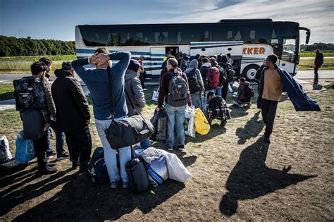 Nederland Stevent Af Op Een Maatschappelijk Ontwrichtende Asielcrisis