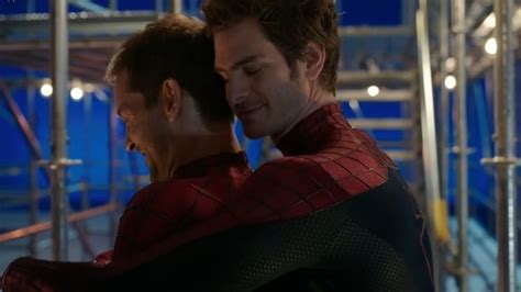 Andrew Hugging Tobey In No Way Home Gag Reel Has Fans Loving Their ‘romance’ Hollywood