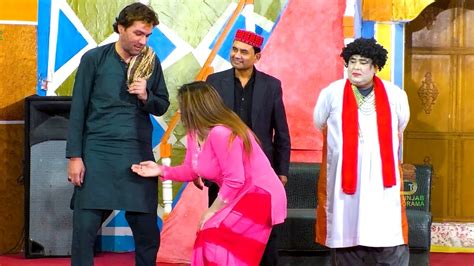 Waheed Bhutta And Sitara Shahzadi With Nadeem Nana Stage Drama Welcome