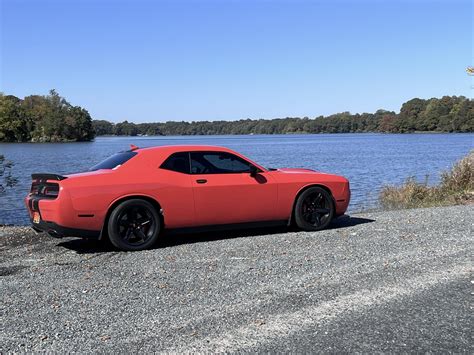 Wider tires for staggered setup on narrow body Challenger Hellcat ...